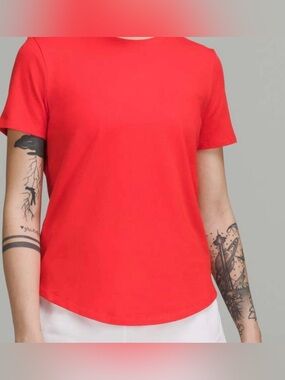 lululemon athletica Women’s Short-Sleeve Crewneck Tee in Red